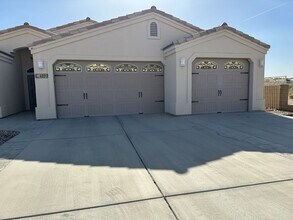 Building Photo - 4890 Mesa Verde Dr