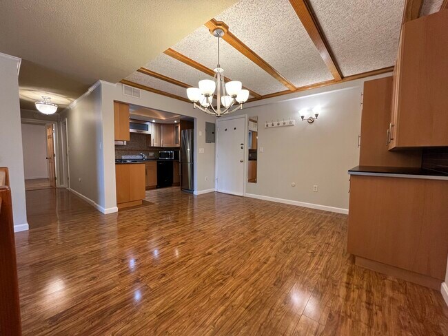 Building Photo - 55 Broadlawn Park