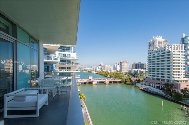 Building Photo - 6101 Aqua Ave
