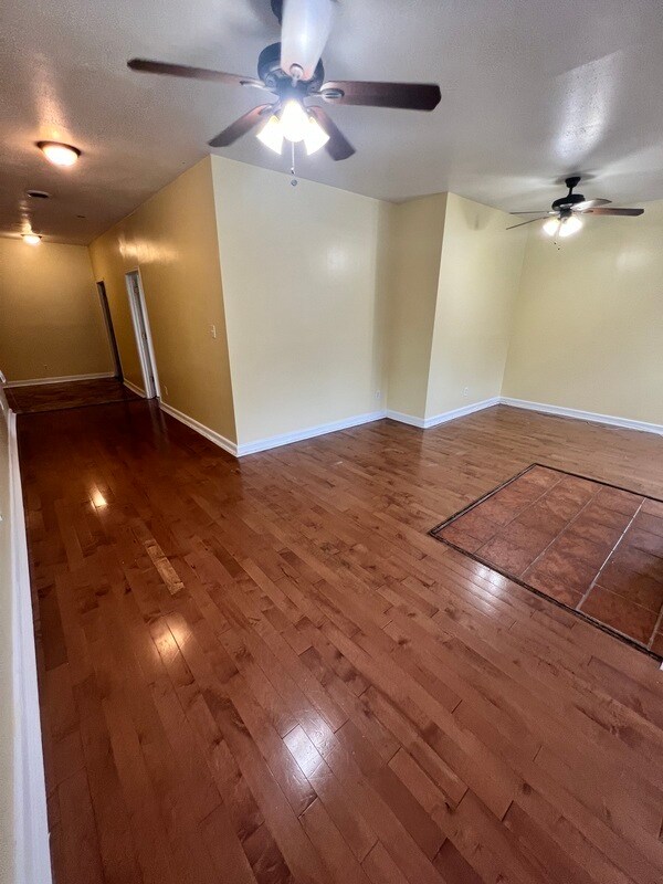 Foto del edificio - 3103 E Marshall St