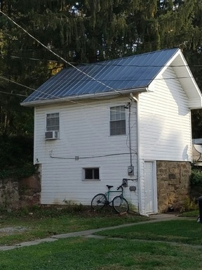 Building Photo - 115 School St