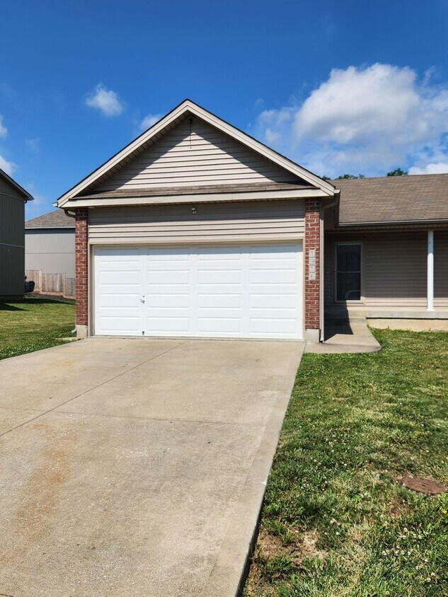 Primary Photo - 3-Bedroom, 2.5-Bathroom home in Independence