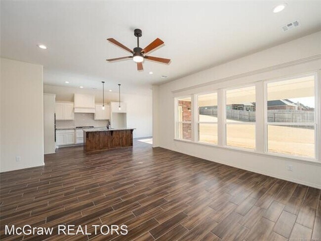 Foto del edificio - 3 br, 2.5 bath House - 1401 E Pasadena St