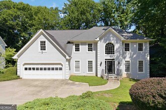 Building Photo - 275 Sageglen Rd