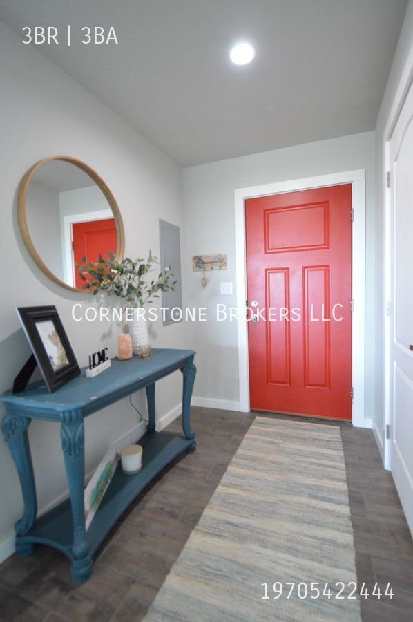 Building Photo - EXTERIOR BORDER 3 BEDROOM UNIT- JOIN OUR W...