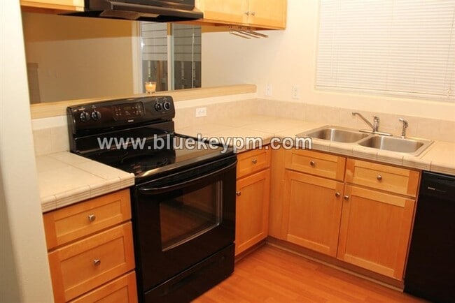 Building Photo - 3 bedroom 2.5 bath home in Errol Heights