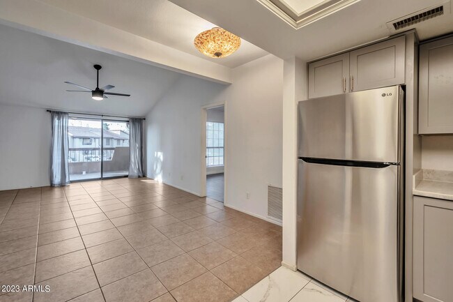 Foto del edificio - 1351 N Pleasant Dr