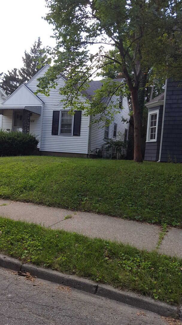 Foto del edificio - nice 2 bedroom house ready for move in ASAP.