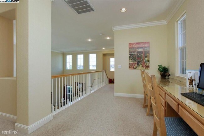 Foto del edificio - 5 br, 4.5 bath House - 6130 Ledgewood Terrace
