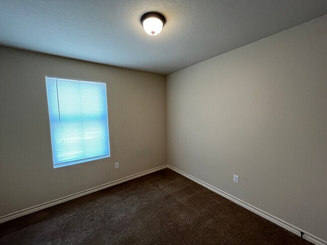 Foto del edificio - 7014 Donovan Way #103, San Antonio, TX. 78244