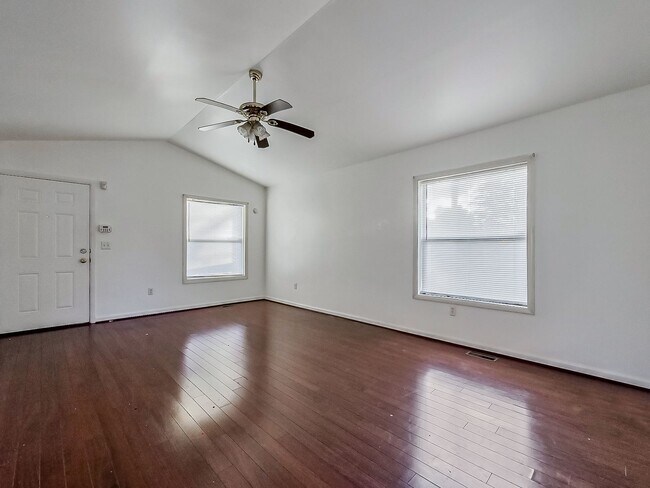 Foto del edificio - COMING SOON! Charming 3-Bedroom Home in the Heart of Pontiac