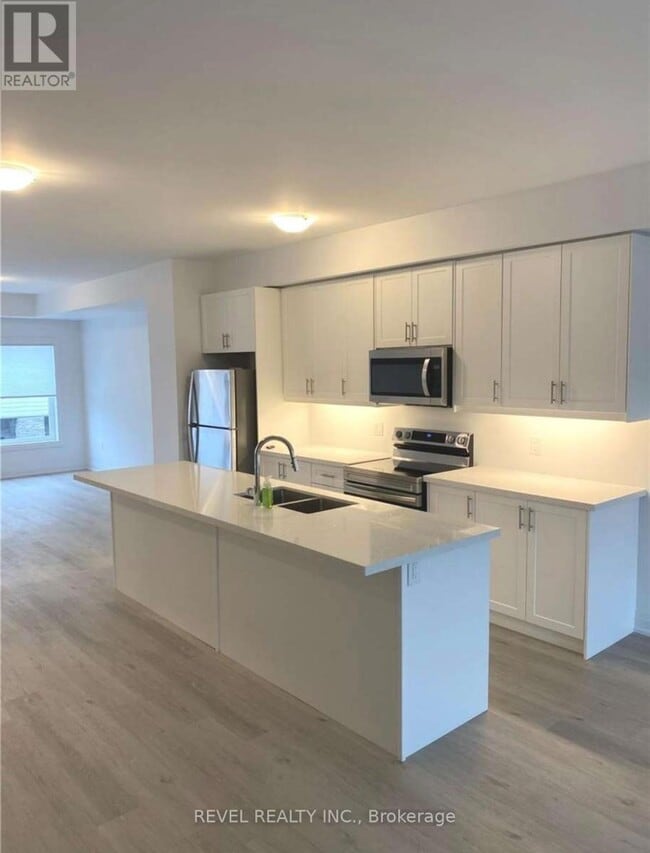 Photo du bâtiment - 1493 Purchase Pl