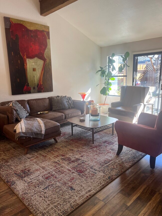 Foto del edificio - 1216 Spruce Tree Cir