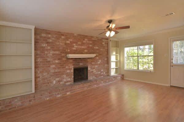 Building Photo - 3807 Stillview Dr