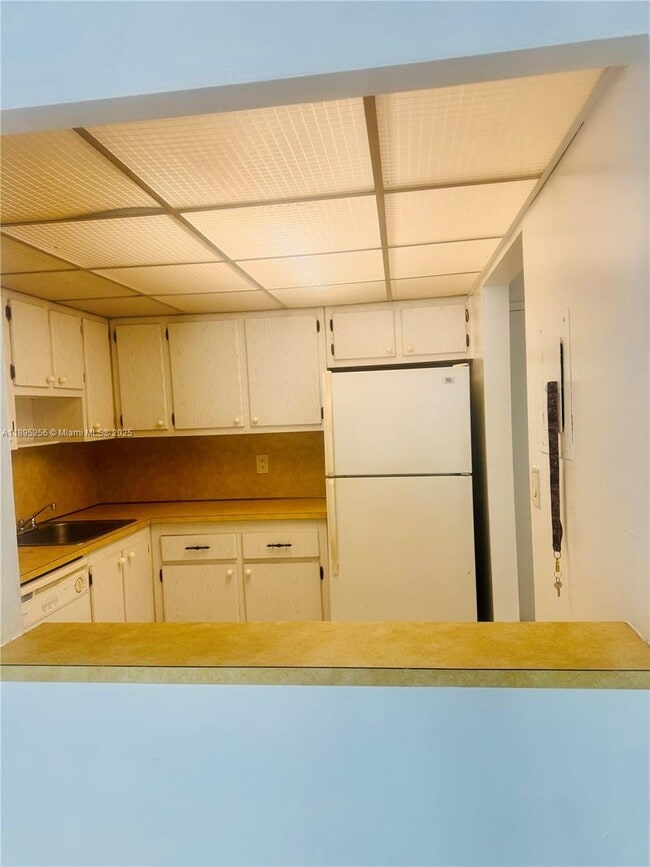 Foto del edificio - 16851 NE 23rd Ave