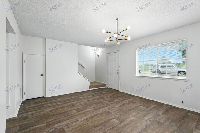 Building Photo - 326 Candlewood Ln