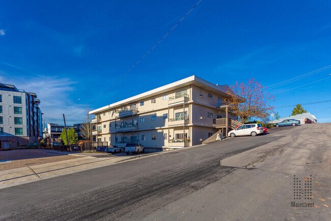 Photo du bâtiment - Maple Ridge Central Apartments