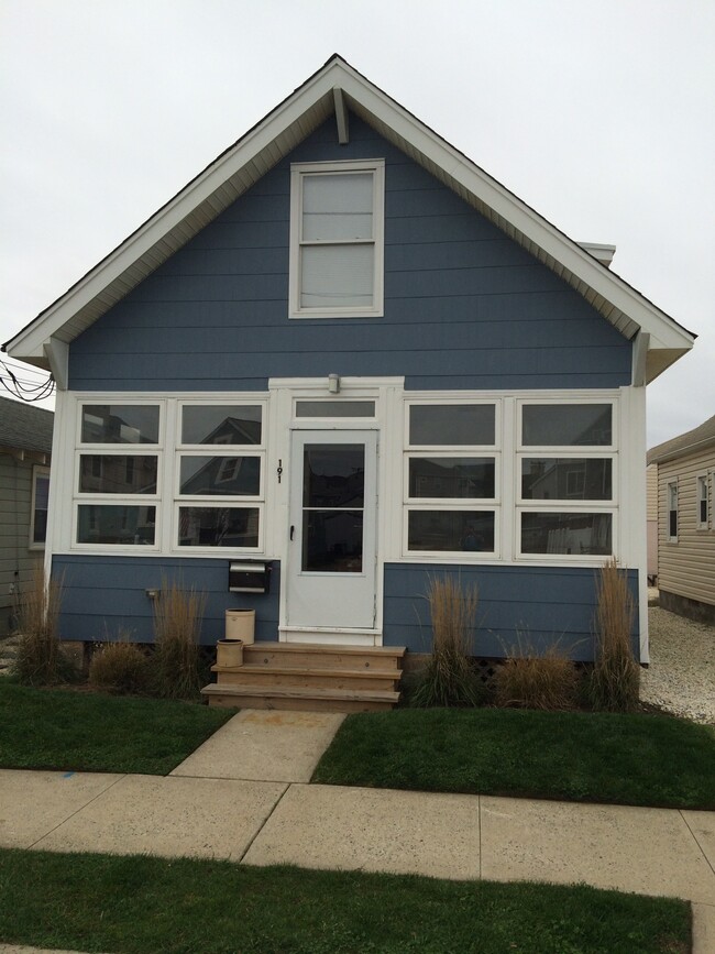 191 3rd Ave Unit LOWER, Manasquan, NJ 08736 Apartments in Manasquan