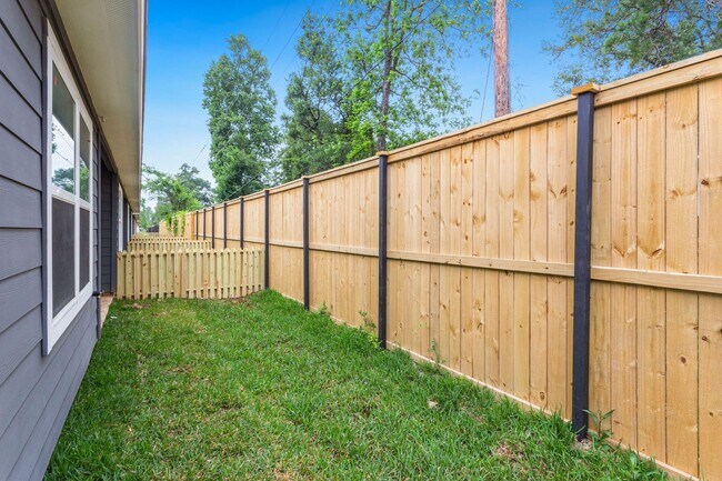 Foto del edificio - 10317 Lake Rd