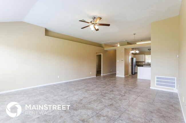 Foto del edificio - 23711 Tree House Ln