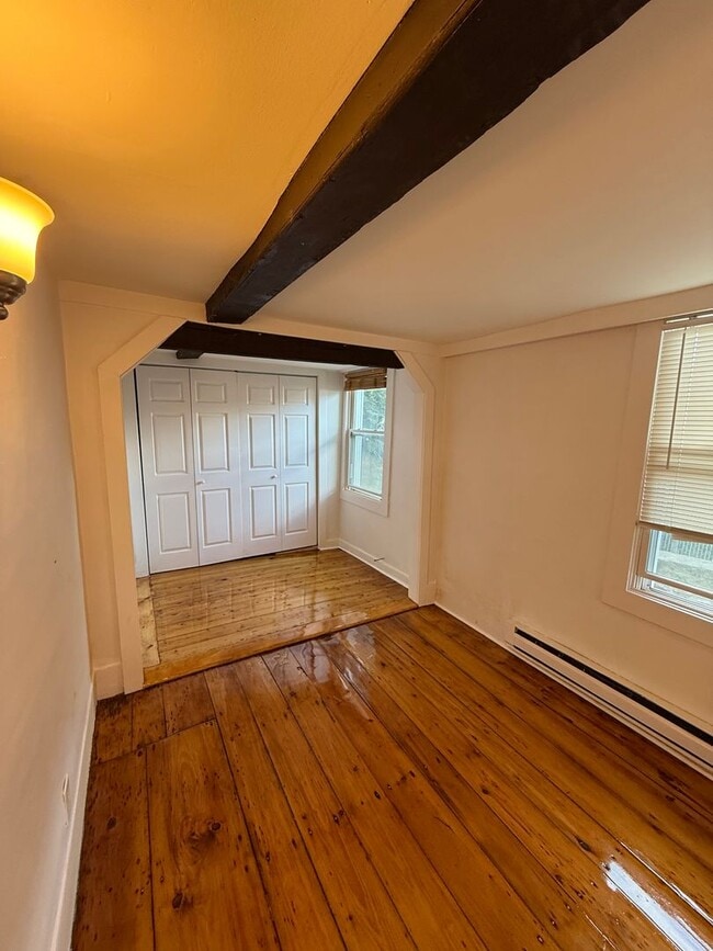 Building Photo - 171R Pleasant St