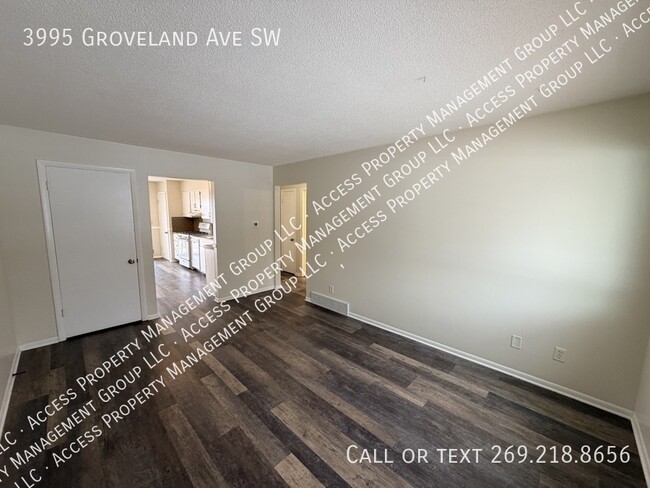 Building Photo - 3995 Groveland Ave SW