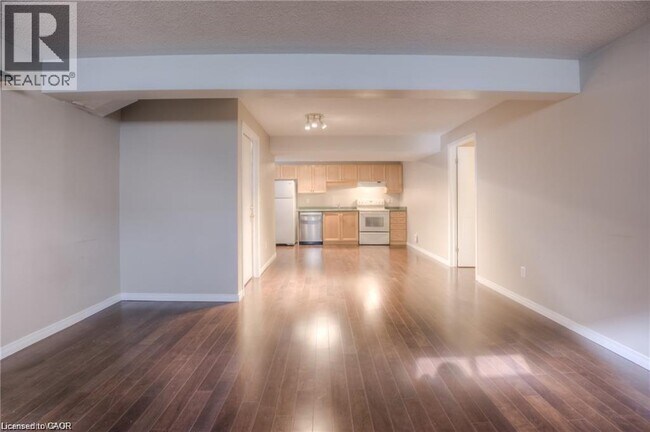 Building Photo - 8 Melran Dr