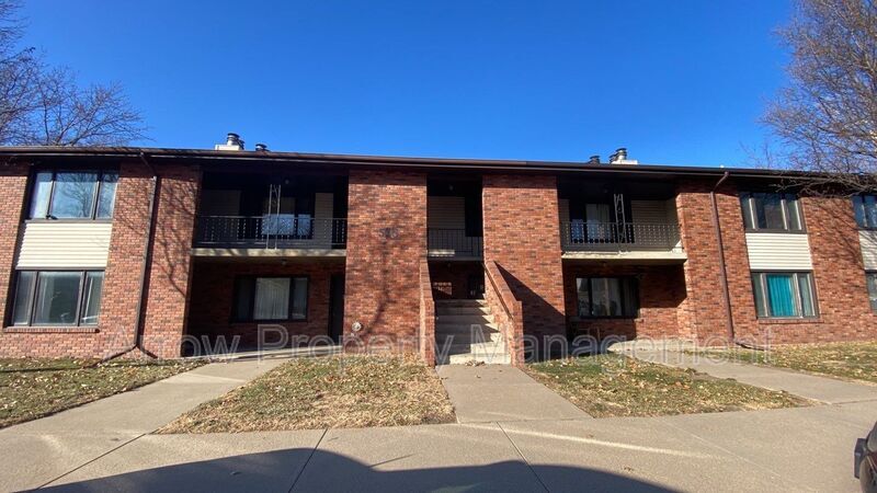 Primary Photo - 515 S 2nd St