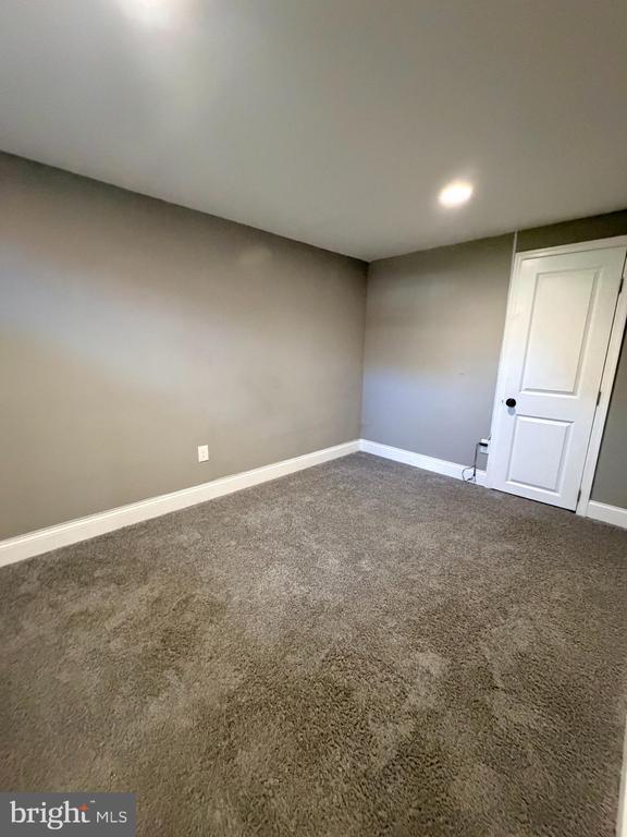 Foto del edificio - 7058 Eastbrook Ave