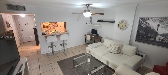 Foto del edificio - 2801 NE 183rd St