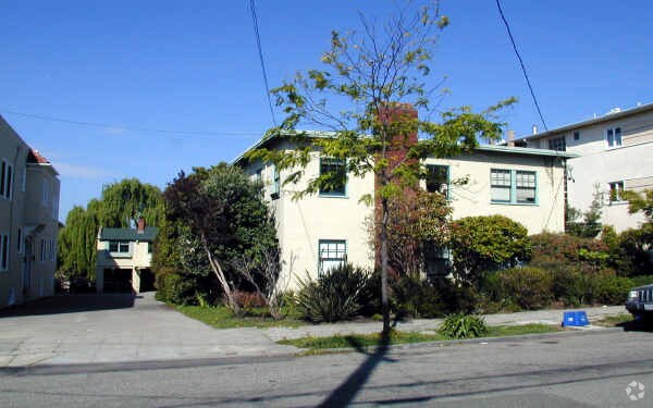Building Photo - 1530-1532 Arch St