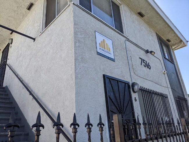 Building Photo - 7516 S Western Ave