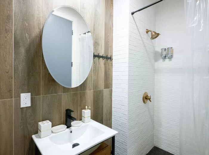 Chic Bathroom - 250 Schaefer St