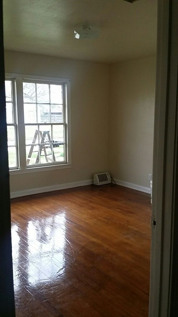Building Photo - 5042 Ventura Ln
