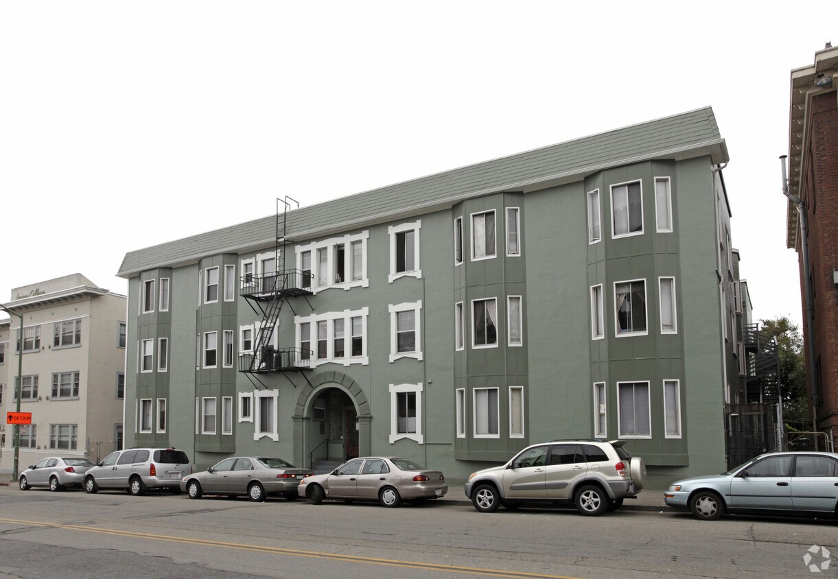 Foto del edificio - Emerald Estates Apartments