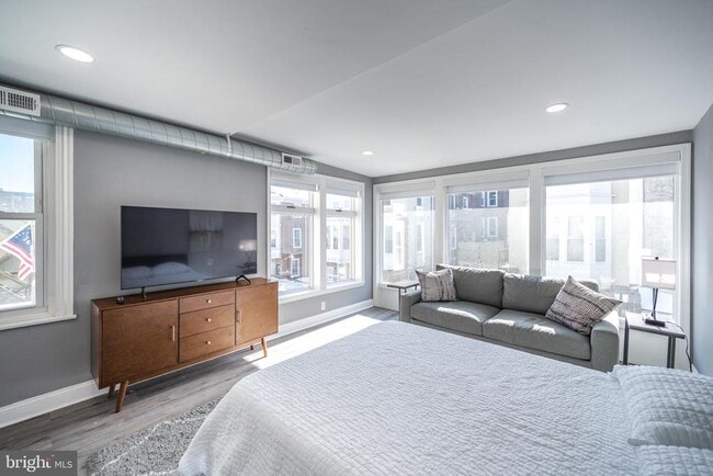 Building Photo - 1620 Mt Vernon St