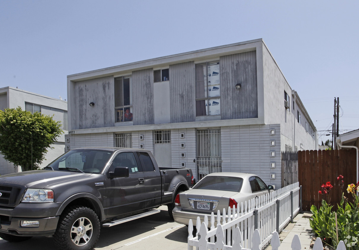 Building Photo - 4053 Idaho St