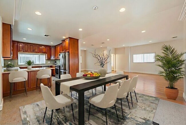 Foto del edificio - Spacious and Quiet Hawthorne Home!