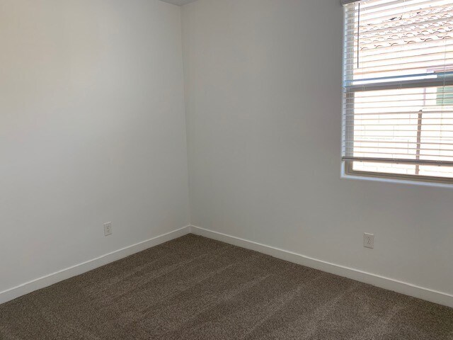 Foto del edificio - 14577 W Charter Oak Rd