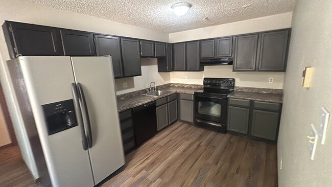 Photo - 1210 Iowa Ave Townhome