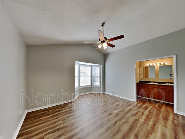 1017 Forest Glen Dr photo'