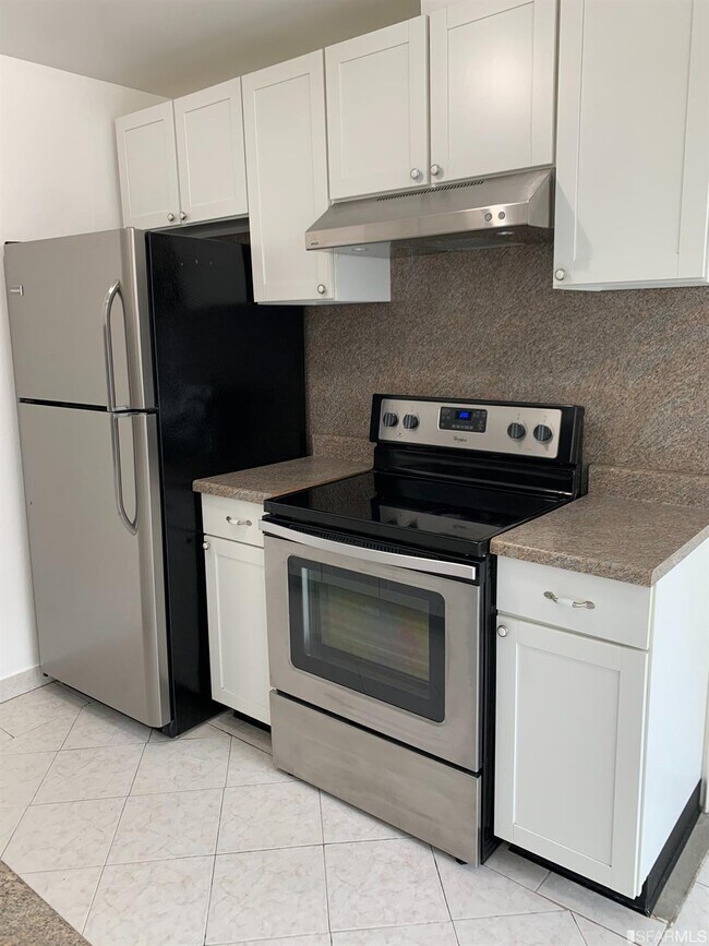 Foto del edificio - 3590 Crestmoor Dr