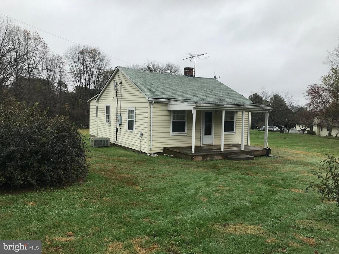6621 Blackwell Rd, Warrenton, VA 20187 House Rental in Warrenton, VA