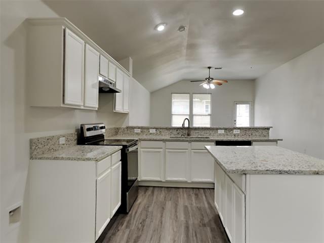 Foto del edificio - 8317 Whispering Willow Ln