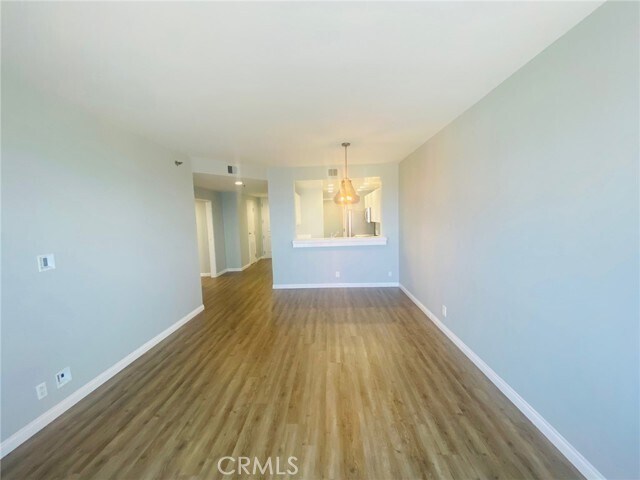 Building Photo - 525 E Seaside Way