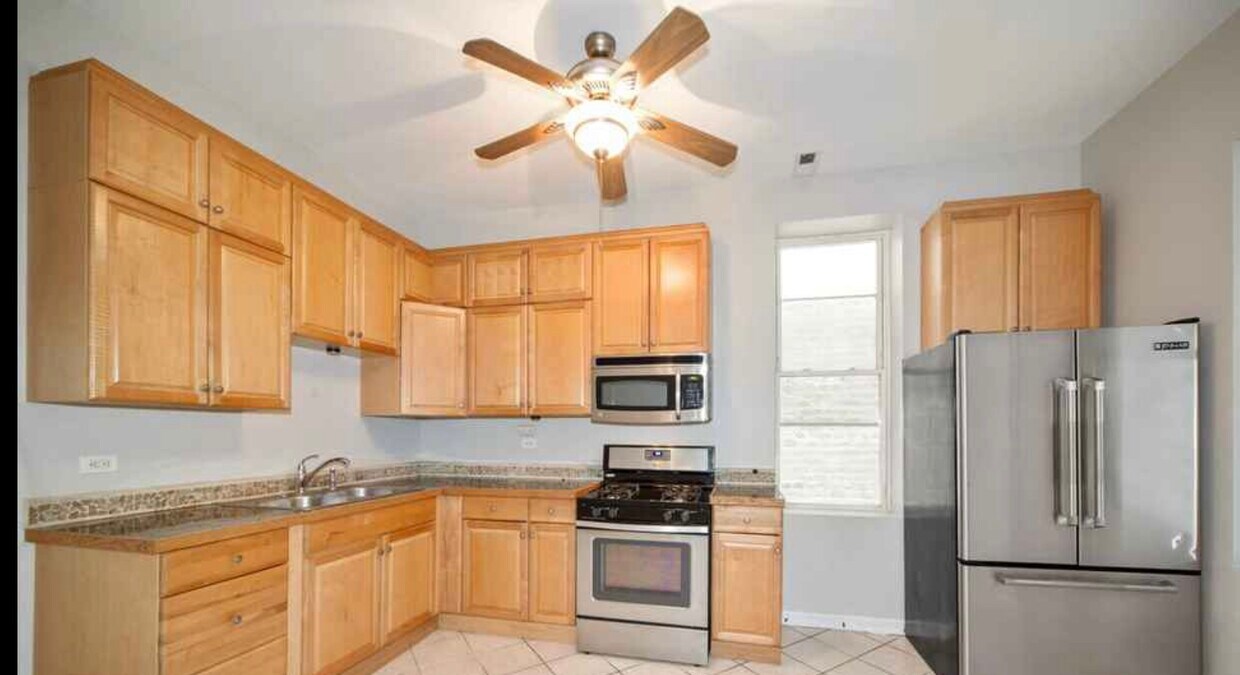 Primary Photo - 3309 W Le Moyne St