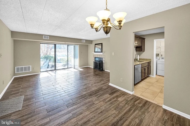 Building Photo - 61 Le Forge Ct