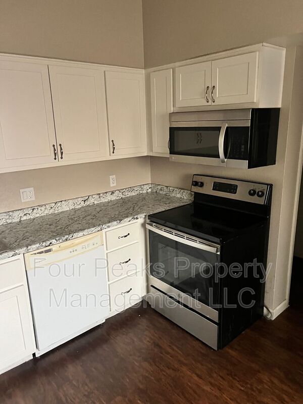 Foto del edificio - 2813 E Paradise Ln