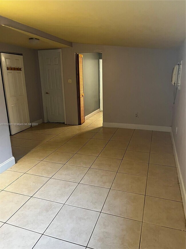 Building Photo - 7624 Miramar Pkwy