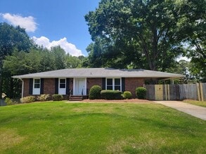 Building Photo - 1301 Fowler Dr Building Photo - 1301 Fowler Dr